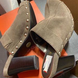 Mee Too Suede Clog Sandlals